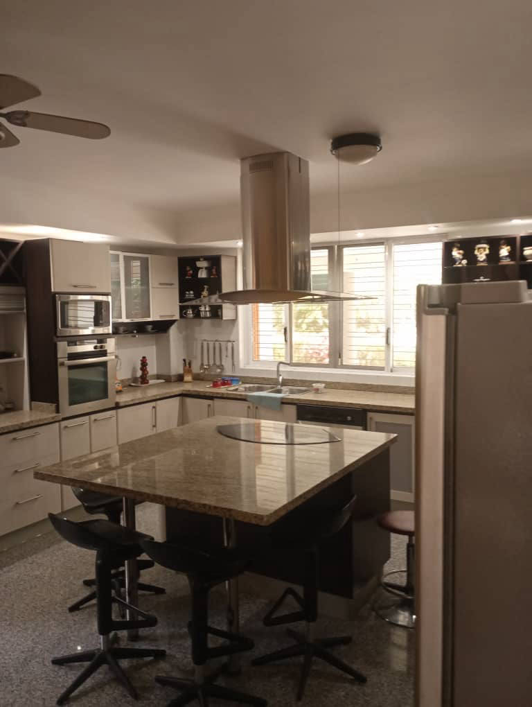 Будинок, 4306 м², 360 000$ — FAKTOR